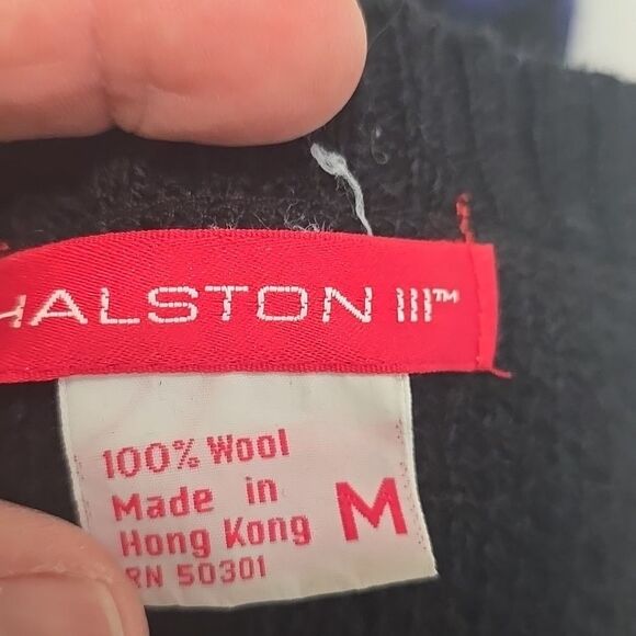 Women’s vintage 1980’s wool Halston III chunky sweater. Size Medium. - Picture 7 of 8